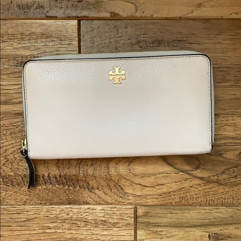 Tory Burch wallet